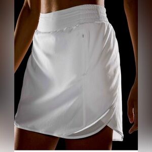 Lululemon Hotty Hot High-Rise Long White Reflective Skirt Skort size 2 NWOT